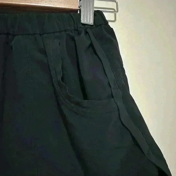 Athleta Running Shorts Style #983384 Women's XS - Picture 4 of 7